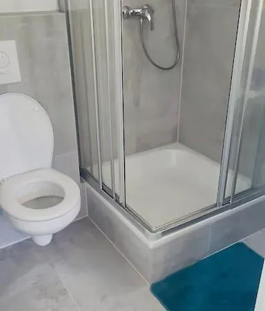 Neu Renovierte 80qm *