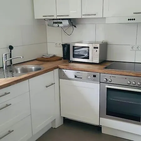 Neu Renovierte 80qm Apartment *
